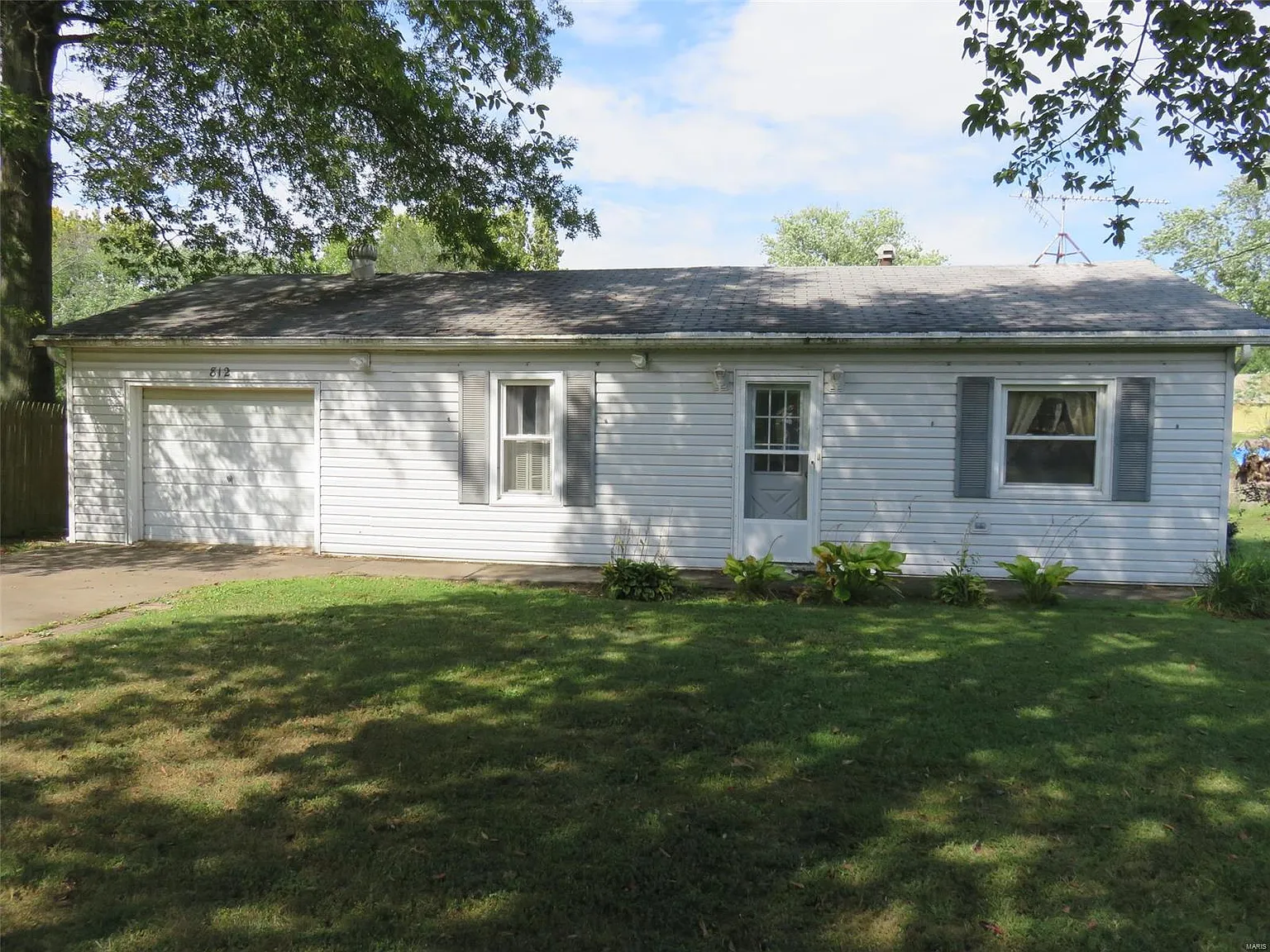 812 Chestnut Dr photo 1