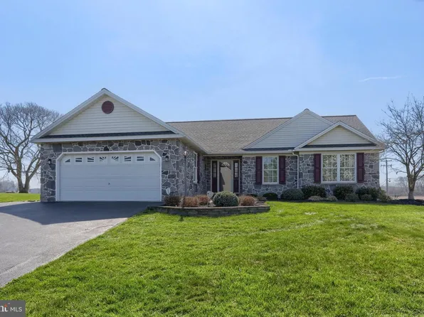 75 Oatfield Ln, Palmyra, PA 17078