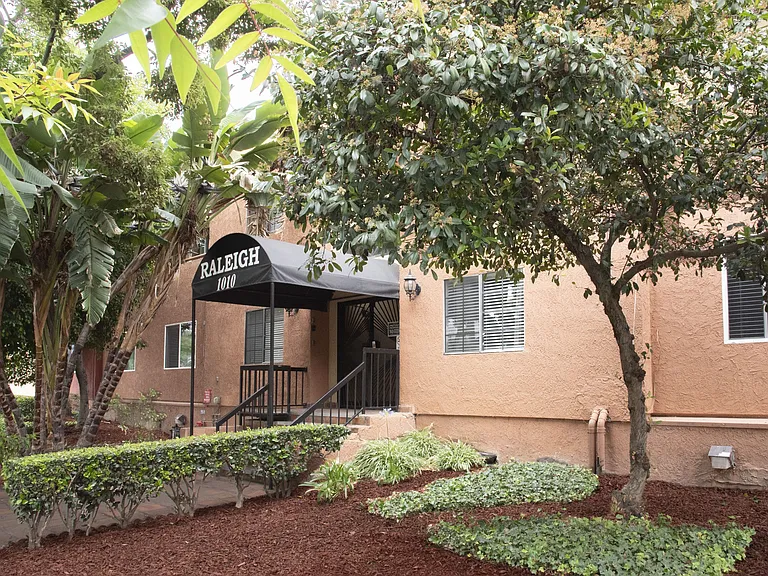 1010 Raleigh Street — Photo 13