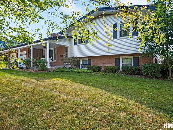 3rd image of 2126 W Sussex Dr