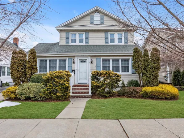 41 Marion Street, Lynbrook, NY 11563