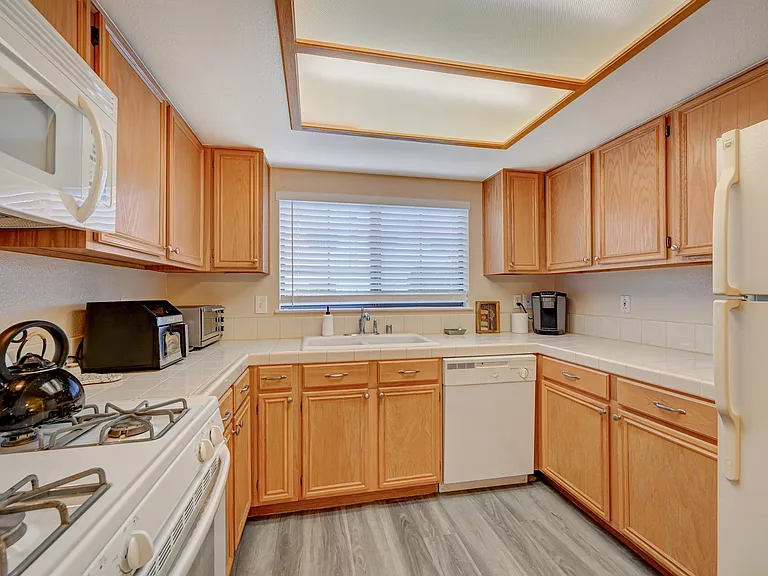 101 Luna Way — Photo 10
