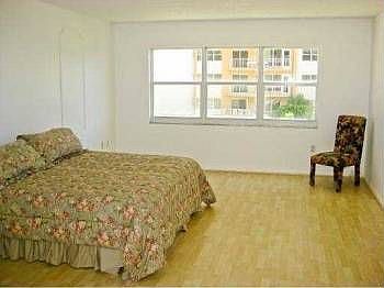 5th image of 3410 Galt Ocean Dr APT 310N