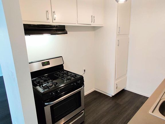 5th image of 11940 Burbank Blvd #2