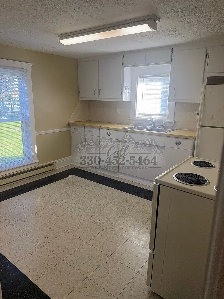802 Bedford Avenue Southwest - 2 — Photo 1