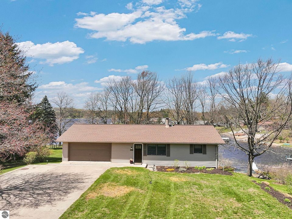 1st image of 9561 Peterson Dr