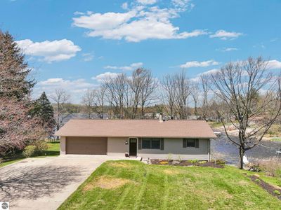 9561 Peterson Dr, Cadillac, MI, 49601