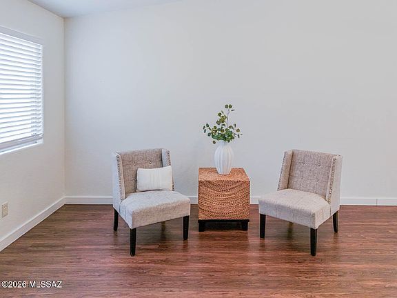 5th image of 5644 S Abbottsford Dr