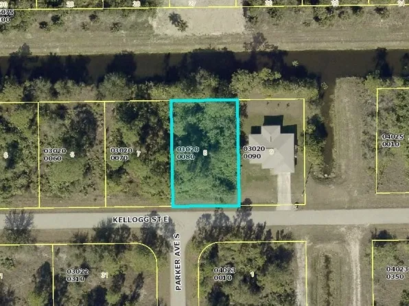 1033 Kellogg St E, Lehigh Acres, FL 33974