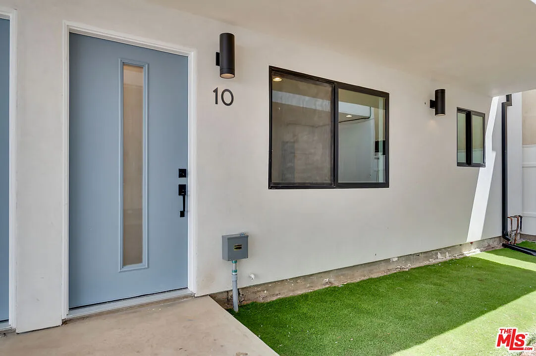 1 bed, 1.5 bath, 1000 sqft, $4,950 — Photo 1
