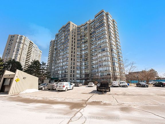 3rd image of 26 Hanover Rd #1012