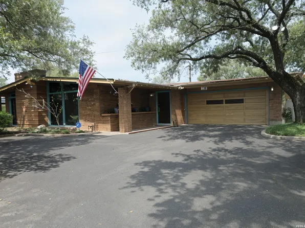 2415 HILLCREST DR, San Antonio, TX 78228