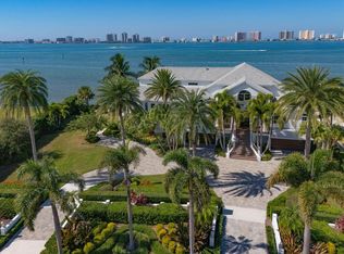 418 Saint Andrews Dr, Belleair, FL 33756