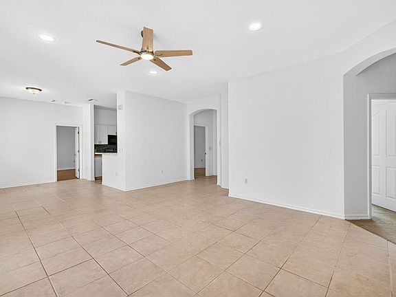 3rd image of 7634 Paragon Rd