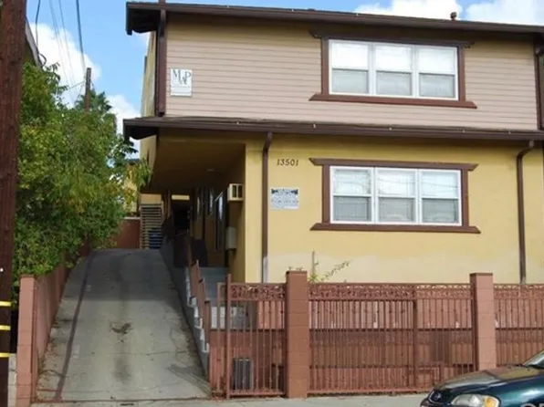 13501 Penn St APT 4, Whittier, CA 90602
