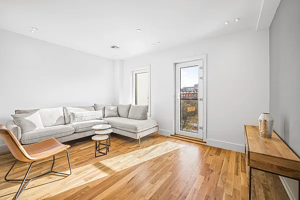 Rented by TwoRealEstate LLC | media 3