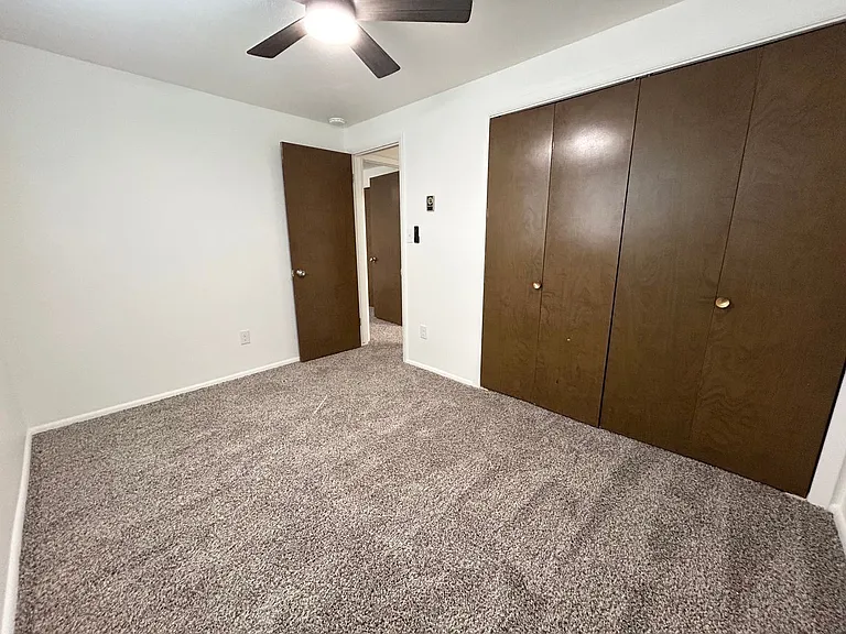 Cherry Lane - 423 - 425 — Photo 15