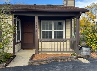 1826 Appaloosa Dr, Naperville, IL 60565