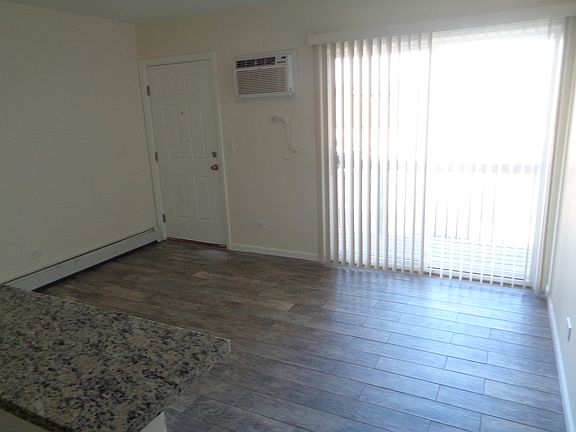 3rd image of 7501 Southwest Hwy APT 3