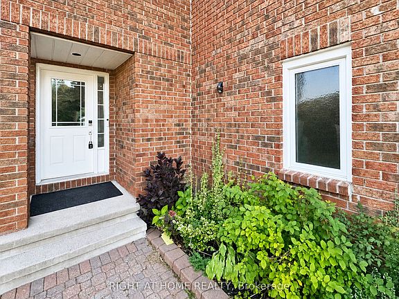 4th image of 24 Harrington Ct