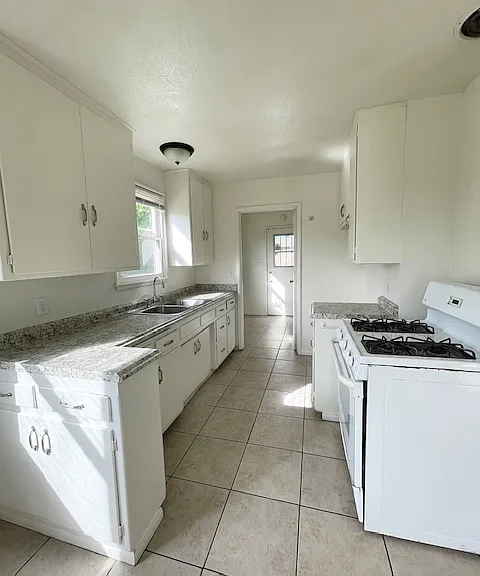 24450 Myers Ave — Photo 4