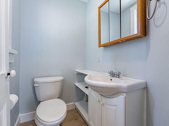 5th image of 314 Broadway St