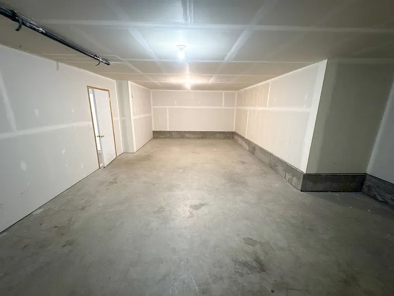 5641-5643-5645-5 N Hills Dr — Photo 29