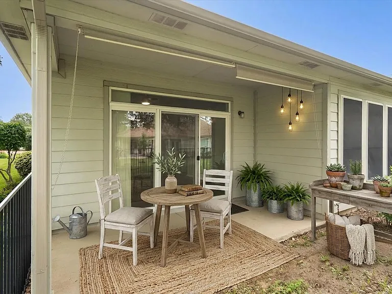 330 Portsmouth Dr — Photo 11