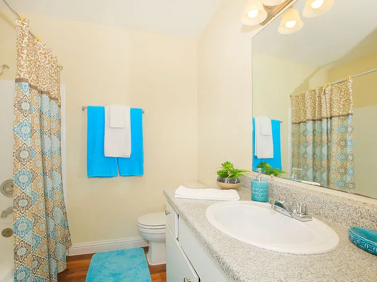 La Casita Apartments — Photo 10