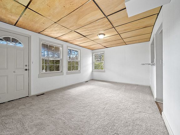 3rd image of 150 Lawton Rd