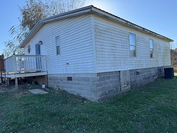4th image of 275 Village Circle Dr