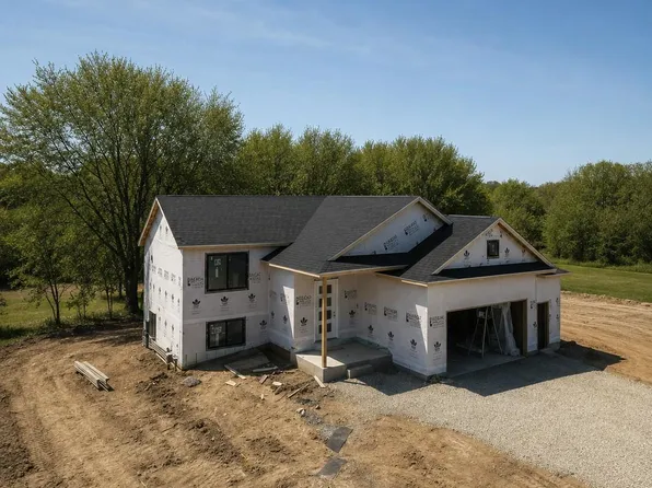1150 Petersen Ct NW, Stewartville, MN 55976
