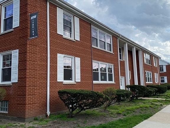 2nd image of 11021-45 S Artesian Ave #10