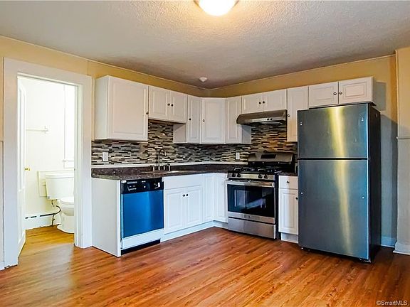 3rd image of 440 Shelton Ave