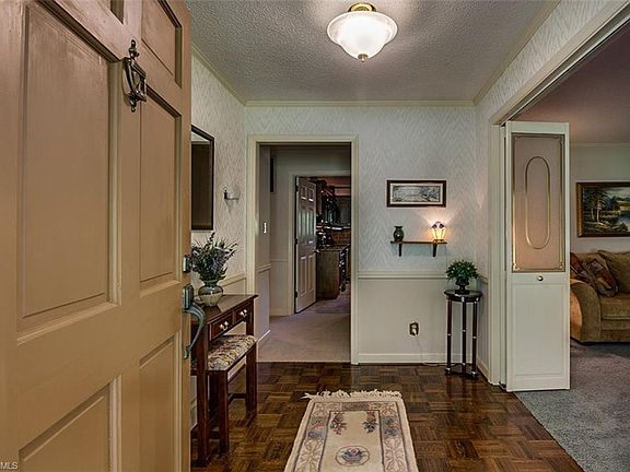 3rd image of 860 Oakmont Dr