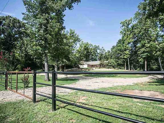 3rd image of 251 County Road 3608