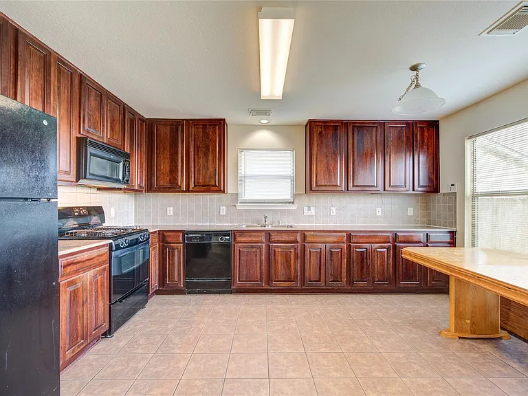 15326 Mission Oak Dr — Photo 6