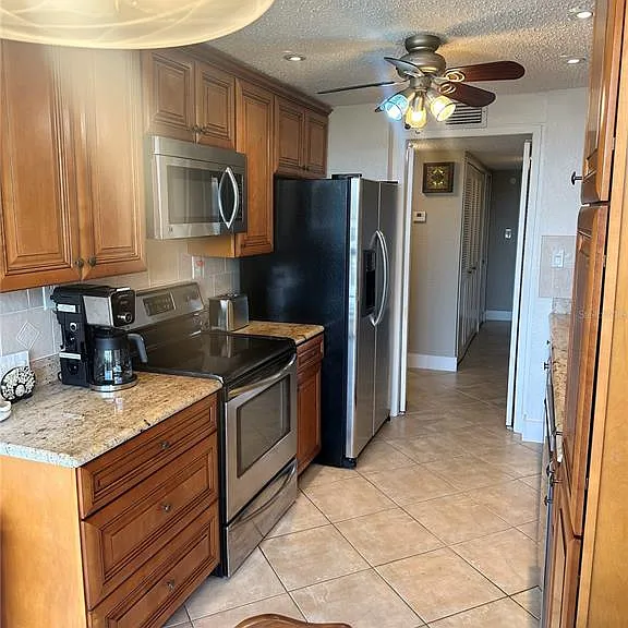 400 Island Way #206 — Photo 6
