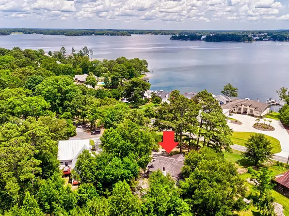 425 Yachting Rd, Lexington, SC 29072