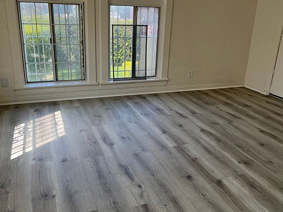 3rd image of 3828 S Grand Ave APT 102
