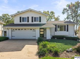 4717 S 102nd Cir, Omaha, NE 68127