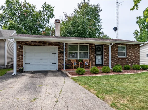 2605 Richmond Ave, Mattoon, IL 61938