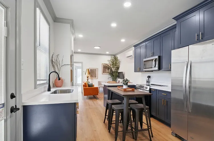 2 bed, 900 sqft, $2,500 — Photo 2
