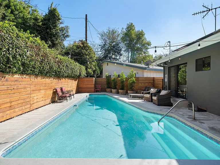 12245 Kling St — Photo 27