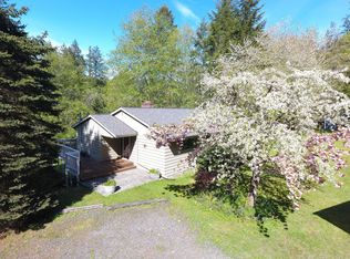 6490 NE Maxwell Ln, Bainbridge Island, WA 98110