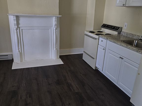 4th image of 1144 Farmer St #A