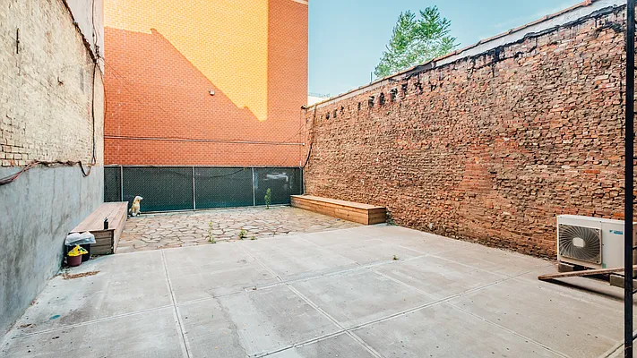 Rented by Nooklyn NYC LLC | media 25