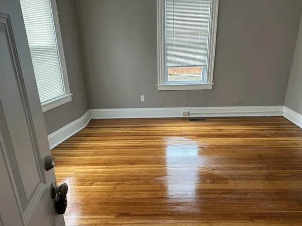 240 Oak St Floor 1, Manchester, CT 06040