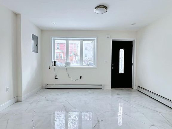3rd image of 104-49 49th Ave