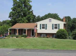 321 Woodmere Dr, Vinton, VA 24179